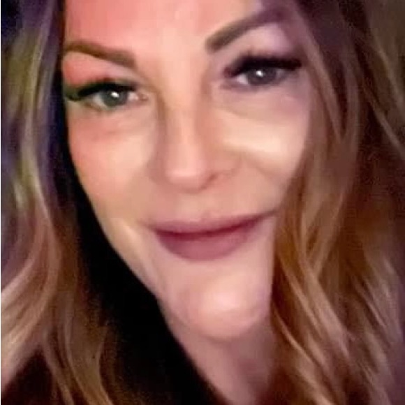 Meet your Posher, Kari - Picture 2 of 2